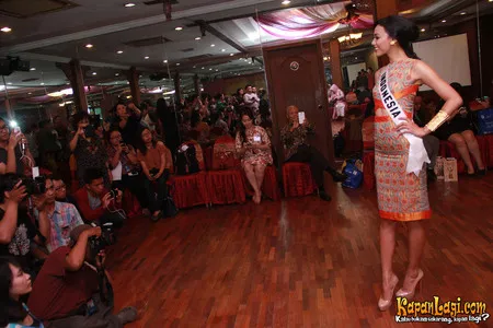 Foto Whulandary Herman