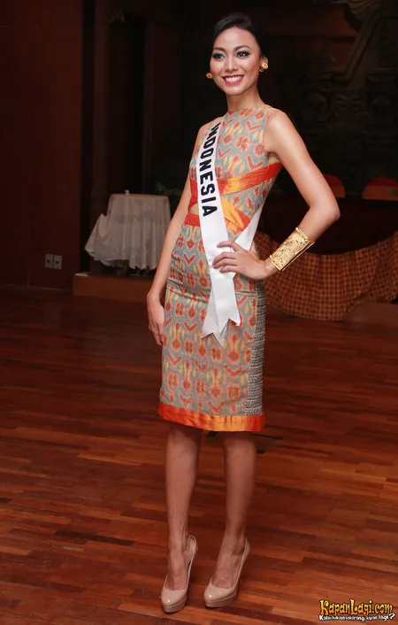 Foto Whulandary Herman