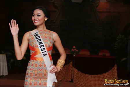 Foto Whulandary Herman