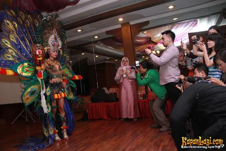 Foto Whulandary Herman