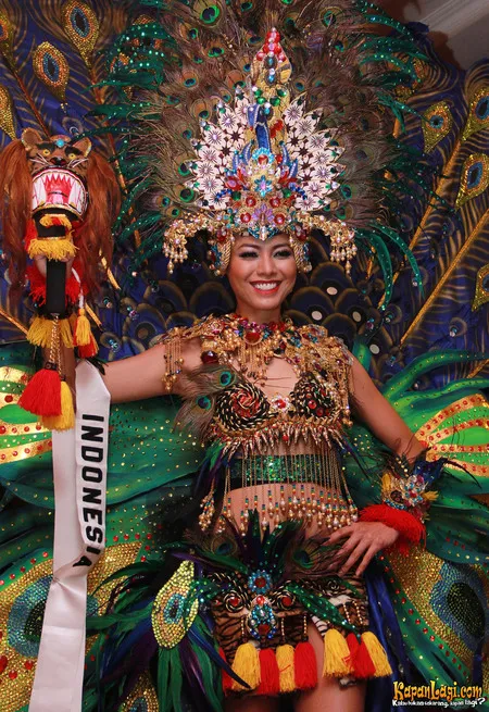 Foto Whulandary Herman