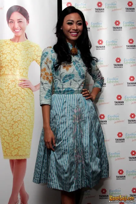 Foto Whulandary Herman