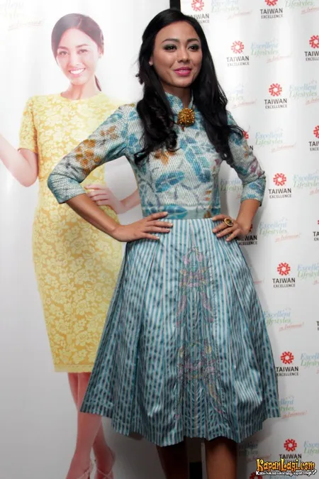 Foto Whulandary Herman