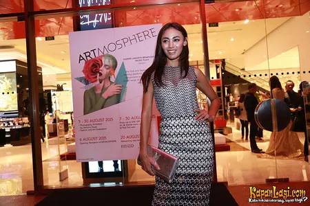 Foto Whulandary Herman