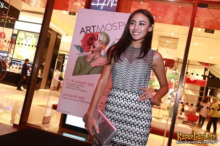 Foto Whulandary Herman