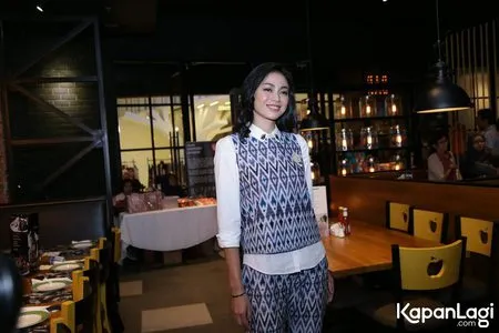 Foto Whulandary Herman