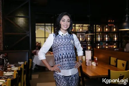 Foto Whulandary Herman