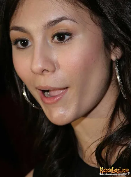 Foto Wulan Guritno