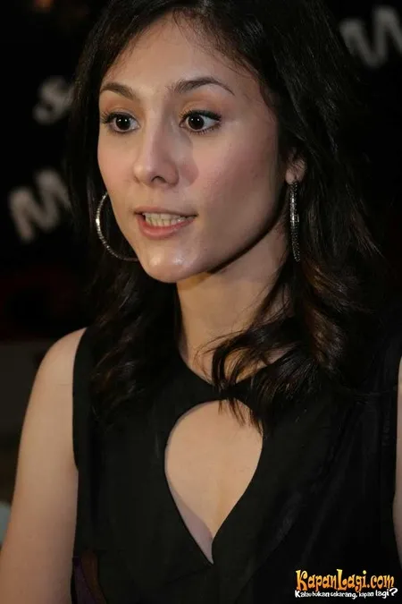 Foto Wulan Guritno