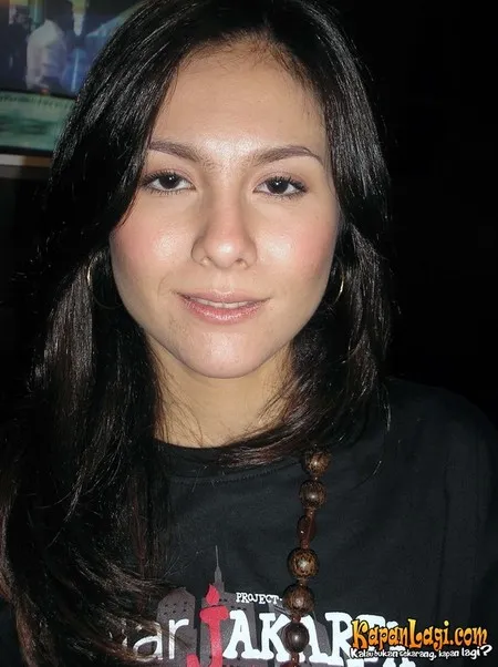 Foto Wulan Guritno