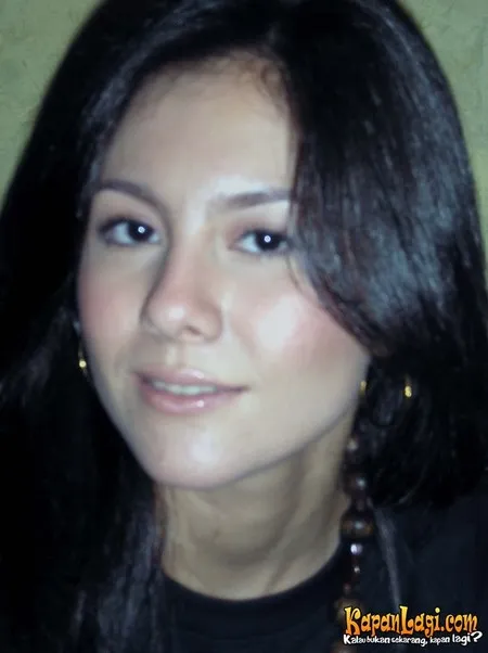 Foto Wulan Guritno