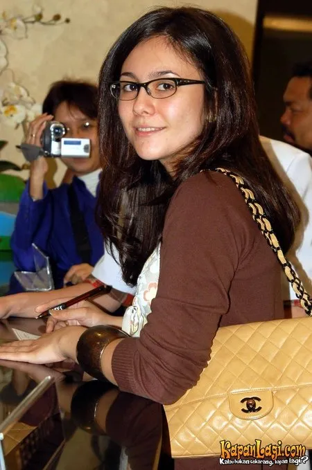 Foto Wulan Guritno