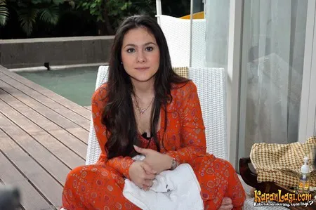 Foto Wulan Guritno
