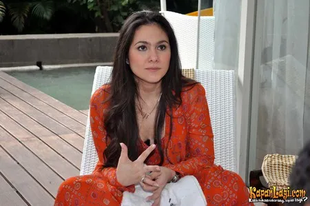Foto Wulan Guritno