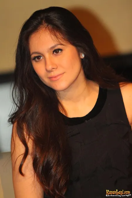 Foto Wulan Guritno