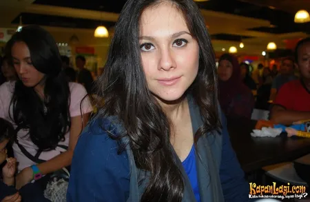Foto Wulan Guritno
