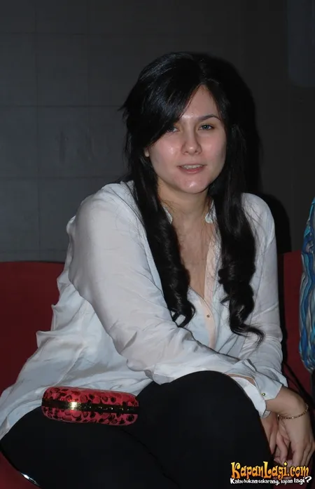 Foto Wulan Guritno