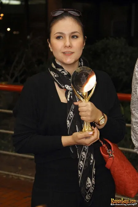 Foto Wulan Guritno
