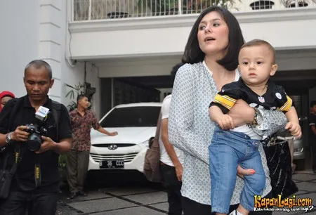 Foto Wulan Guritno