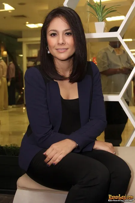 Foto Wulan Guritno
