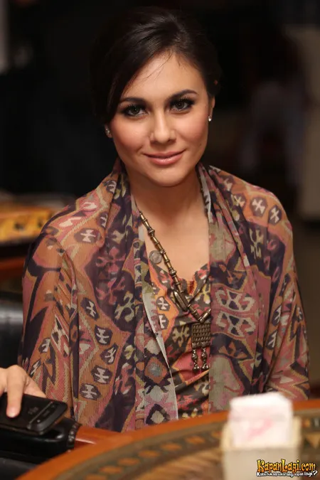 Foto Wulan Guritno