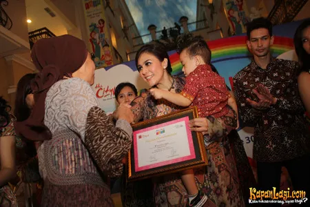 Foto Wulan Guritno
