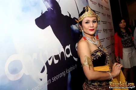 Foto Wulan Guritno