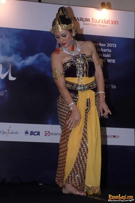 Foto Wulan Guritno
