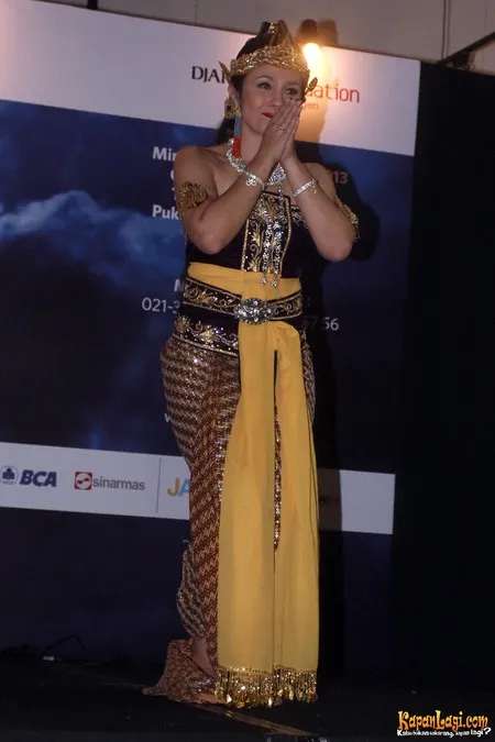 Foto Wulan Guritno