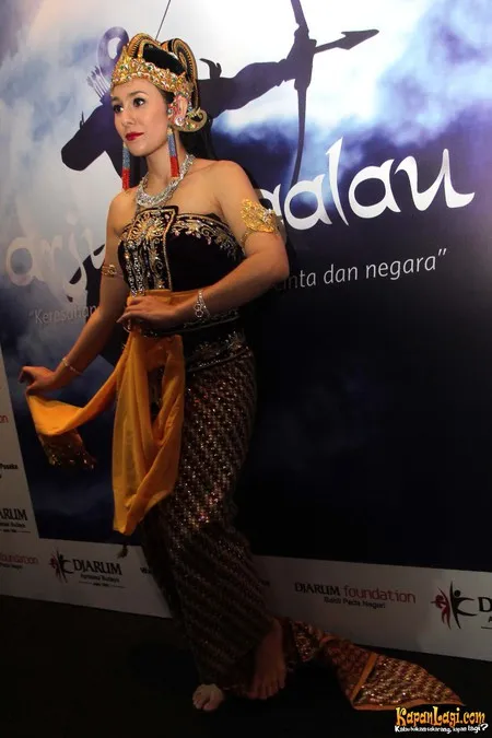 Foto Wulan Guritno