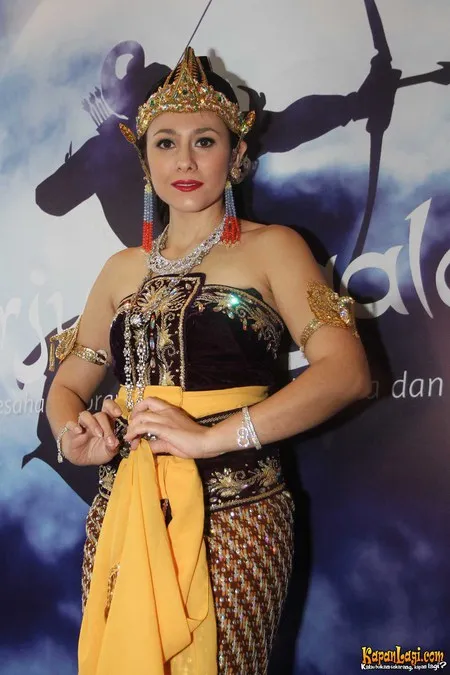 Foto Wulan Guritno