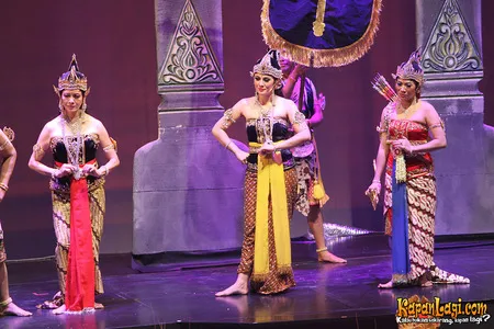 Foto Wulan Guritno