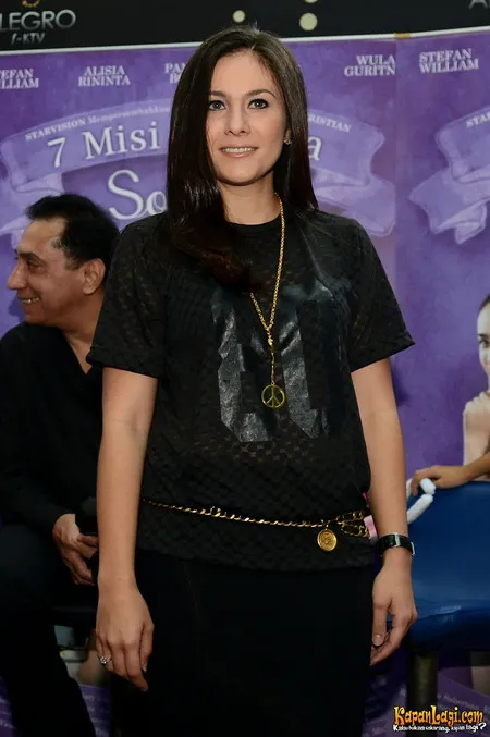 Foto Wulan Guritno