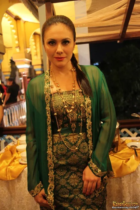 Foto Wulan Guritno