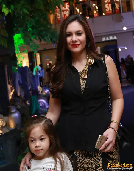 Foto Wulan Guritno