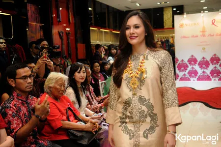 Foto Wulan Guritno