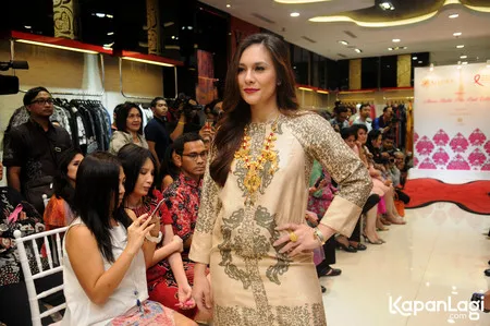 Foto Wulan Guritno