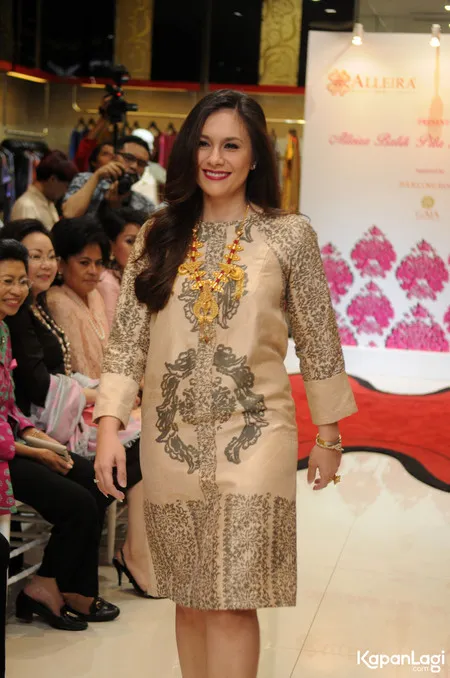 Foto Wulan Guritno