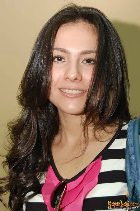 Foto Wulan Guritno