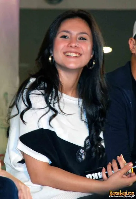 Foto Wulan Guritno