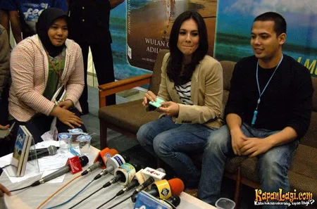 Foto Wulan Guritno