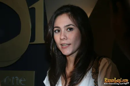 Foto Wulan Guritno