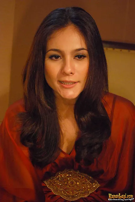 Foto Wulan Guritno