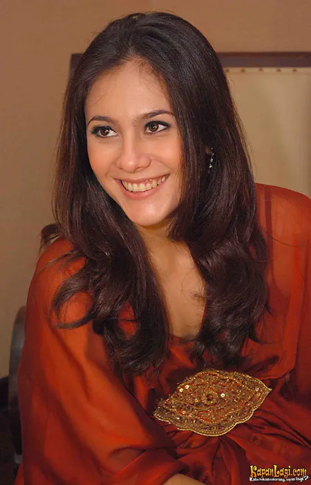 Foto Wulan Guritno