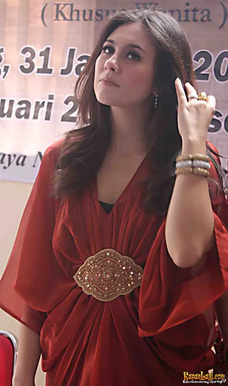 Foto Wulan Guritno