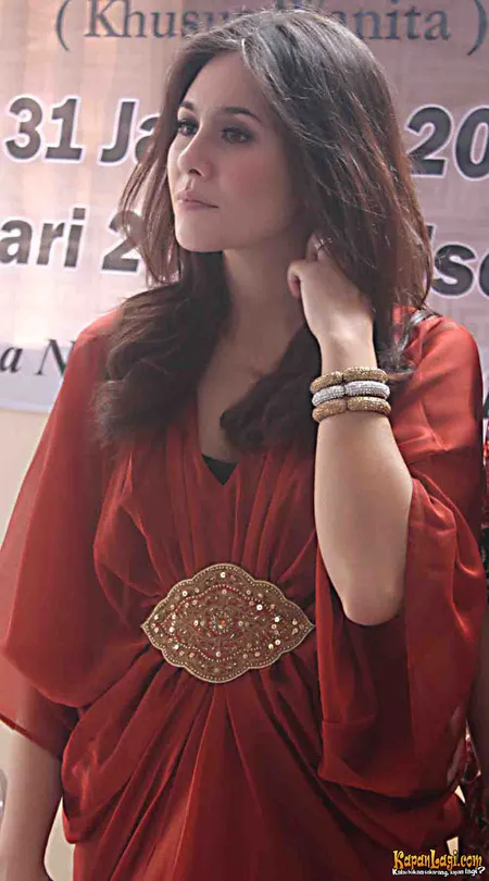 Foto Wulan Guritno