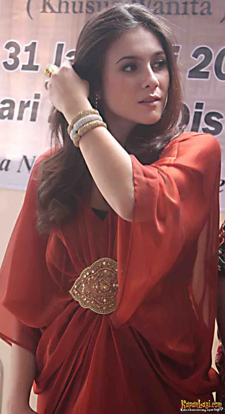 Foto Wulan Guritno