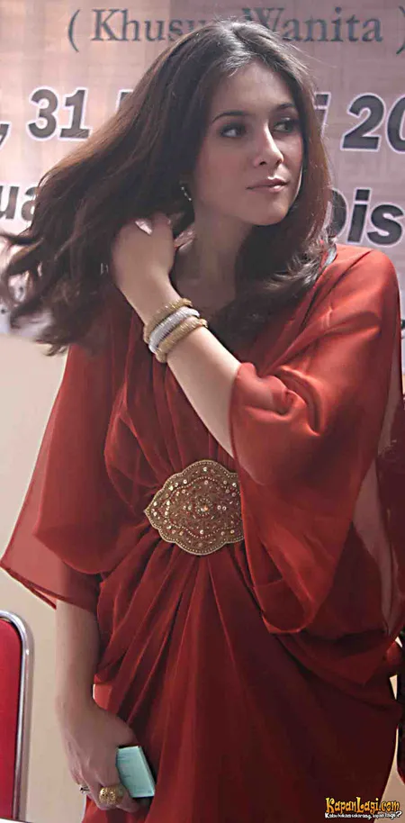 Foto Wulan Guritno