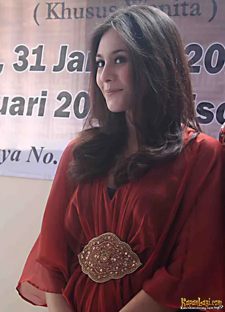 Foto Wulan Guritno
