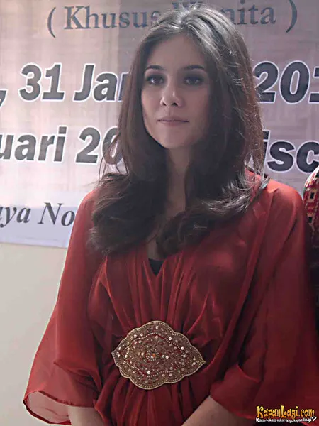 Foto Wulan Guritno
